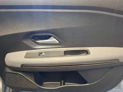 Photo 30 Dacia Jogger  Hybrid 140 7 places GSR2