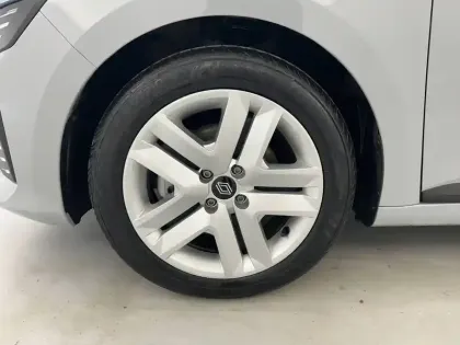 Photo 85 Renault Clio  E-Tech full hybrid 145 ch GSR2