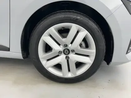 Photo 87 Renault Clio  E-Tech full hybrid 145 ch GSR2