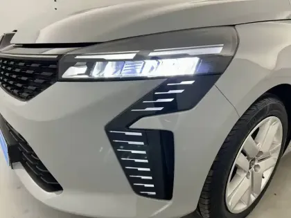 Photo 33 Renault Clio  E-Tech full hybrid 145 ch GSR2