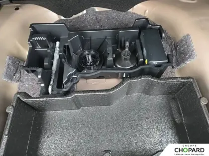 Photo 28 Peugeot 2008  PureTech 100 S&S BVM6