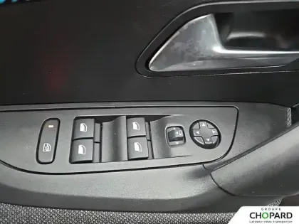 Photo 23 Peugeot 2008  PureTech 100 S&S BVM6