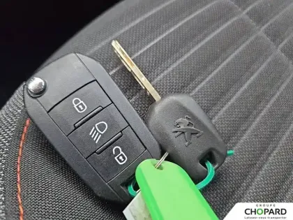 Photo 94 Peugeot 208  BlueHDi 100 S&S BVM6