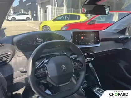 Photo 7 Peugeot 208  Electrique 50 kWh 136ch