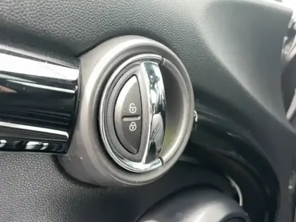 Photo 31 Mini Mini Hatch 5 Portes One 102 ch BVA7