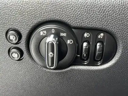 Photo 34 Mini Mini Hatch 5 Portes One 102 ch BVA7