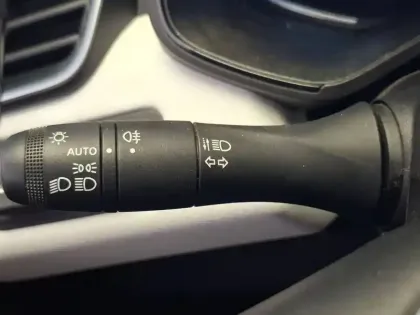 Photo 34 Renault Clio  E-Tech full hybrid 145