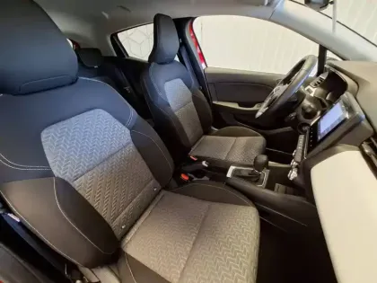 Photo 10 Renault Clio  E-Tech full hybrid 145