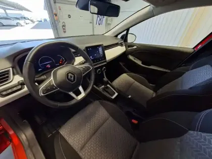 Photo 9 Renault Clio  E-Tech full hybrid 145