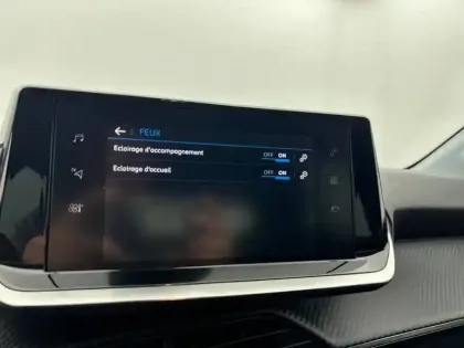 Photo 27 Peugeot 208  PureTech 100 S&S EAT8