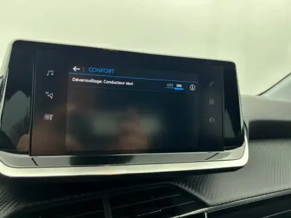 Photo 28 Peugeot 208  PureTech 100 S&S EAT8