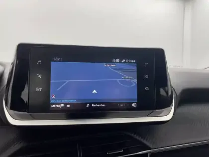 Photo 51 Peugeot 2008  BlueHDi 110 S&S BVM6