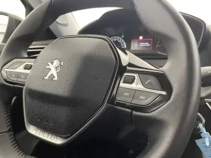 Photo 92 Peugeot 2008  BlueHDi 110 S&S BVM6