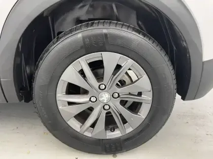 Photo 47 Peugeot 2008  BlueHDi 110 S&S BVM6