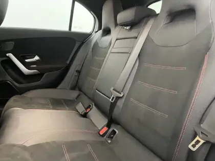 Photo 49 Mercedes Classe A  180 d 8G-DCT