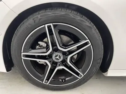 Photo 17 Mercedes Classe A  180 d 8G-DCT