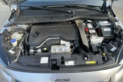 Photo 15 Peugeot 208  Hybrid 110 e-DCS6
