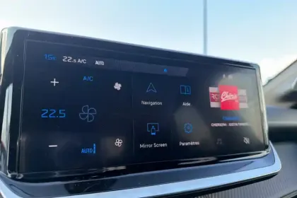 Photo 16 Peugeot 208  Hybrid 110 e-DCS6