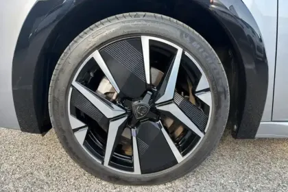 Photo 11 Peugeot 208  Hybrid 110 e-DCS6