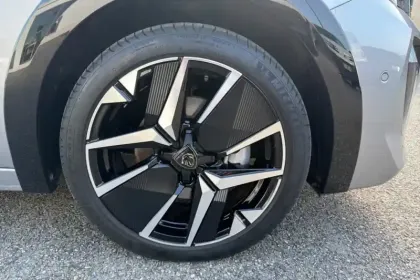 Photo 14 Peugeot 208  Hybrid 110 e-DCS6