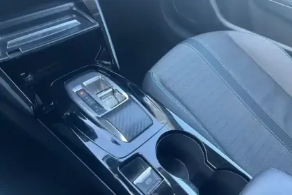 Photo 20 Peugeot 208  Electrique 50 kWh 136ch