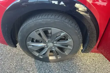 Photo 12 Peugeot 208  Electrique 50 kWh 136ch