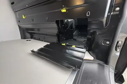 Photo 30 Peugeot Expert  FGN M DIESEL 180 CH AUTOMATIQUE