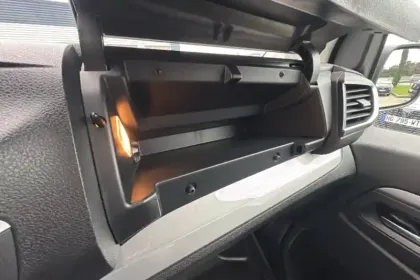 Photo 26 Peugeot Expert  FGN M DIESEL 180 CH AUTOMATIQUE