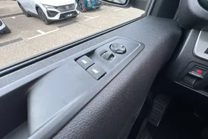 Photo 22 Peugeot Expert  FGN M DIESEL 180 CH AUTOMATIQUE