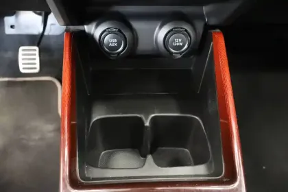 Photo 54 Suzuki Swift Gén. IV Ph2 Sport 5