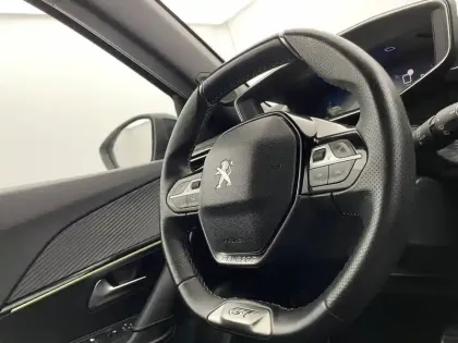 Photo 27 Peugeot 2008  PureTech 130 S&S EAT8