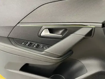 Photo 29 Peugeot 208  Electrique 50 kWh 136ch