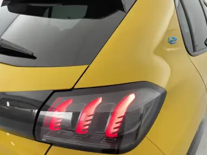 Photo 24 Peugeot 208  Electrique 50 kWh 136ch