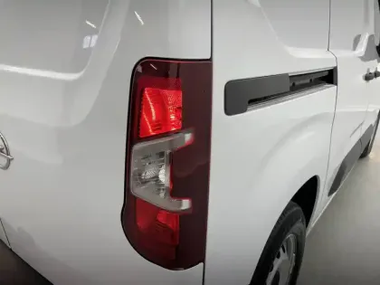 Photo 26 Opel Combo -E CARGO M 800 KG ELECTRIQUE 100 KW BATTERIE 50 KWH