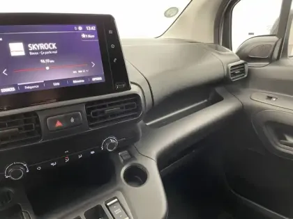 Photo 22 Opel Combo -E CARGO M 800 KG ELECTRIQUE 100 KW BATTERIE 50 KWH