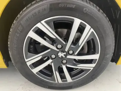 Photo 17 Peugeot 208  PureTech 100 S&S BVM6