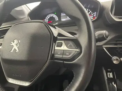 Photo 29 Peugeot 208  PureTech 100 S&S BVM6