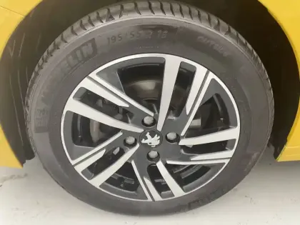 Photo 16 Peugeot 208  PureTech 100 S&S BVM6