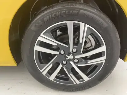 Photo 15 Peugeot 208  PureTech 100 S&S BVM6