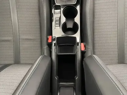 Photo 32 Peugeot 208  PureTech 100 S&S BVM6