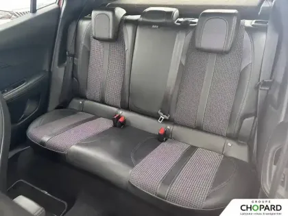 Photo 18 Peugeot 2008  PureTech 130 S&S EAT8