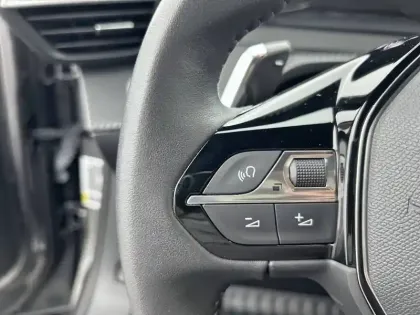 Photo 20 Peugeot 2008  PureTech 130 S&S EAT8