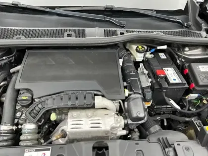 Photo 26 Peugeot 2008  PureTech 130 S&S EAT8