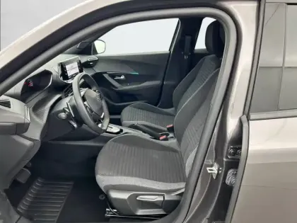 Photo 10 Peugeot 2008  PureTech 130 S&S EAT8