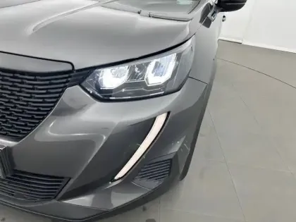 Photo 15 Peugeot 2008  PureTech 130 S&S EAT8