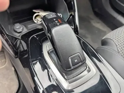 Photo 37 Peugeot 2008  PureTech 130 S&S EAT8