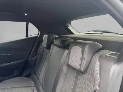 Photo 35 Peugeot 2008  PureTech 130 S&S EAT8