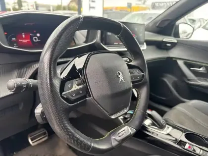 Photo 32 Peugeot 2008  PureTech 130 S&S EAT8