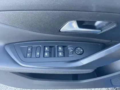 Photo 14 Peugeot 308 Gén. III Ph1 Allure Pack 5