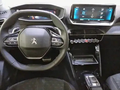 Photo 95 Peugeot 2008  PureTech 130 S&S EAT8